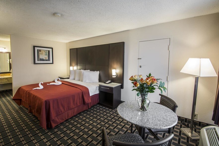 More Photos Of 6525 Us Highway 27 N, Sebring Hotel For Sale