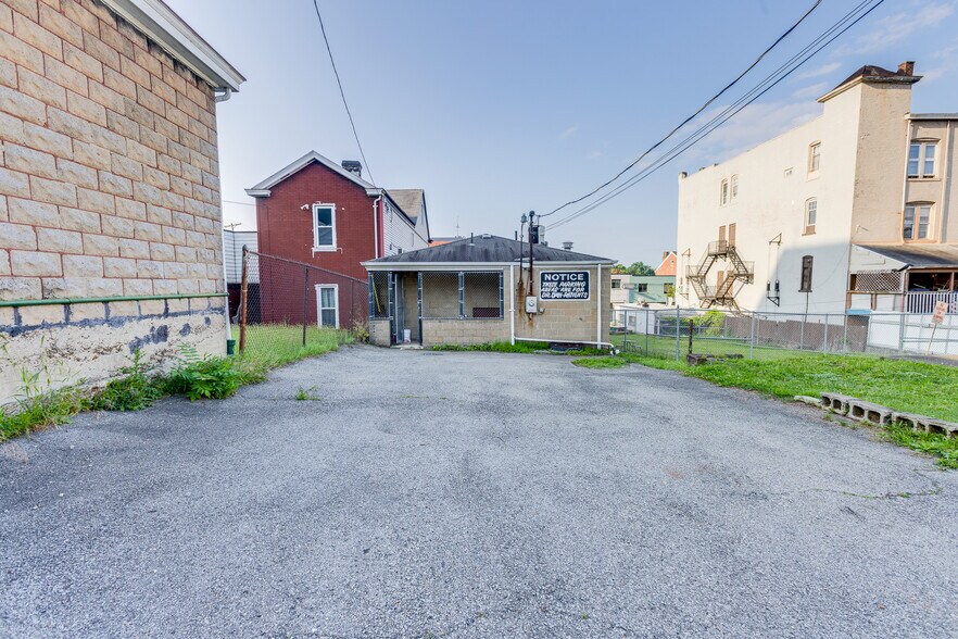 More Photos Of 745 E Warrington Ave, Pittsburgh Medical For Lease