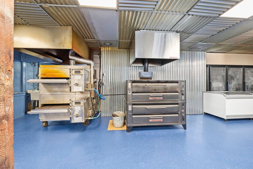 More Photos Of 51 N Liberty St, Alexandria Restaurant For Sale