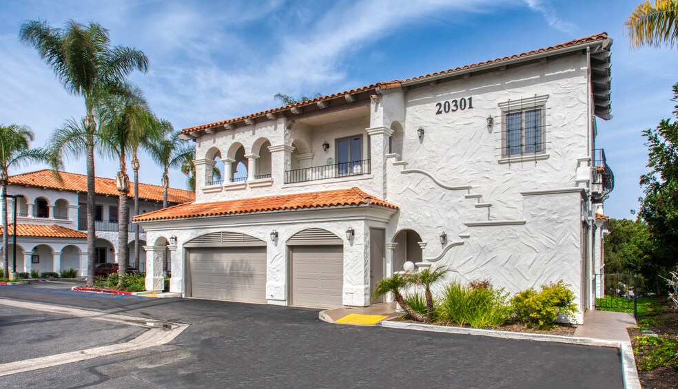 More Photos Of 20301 Acacia St, Newport Beach Medical For Lease