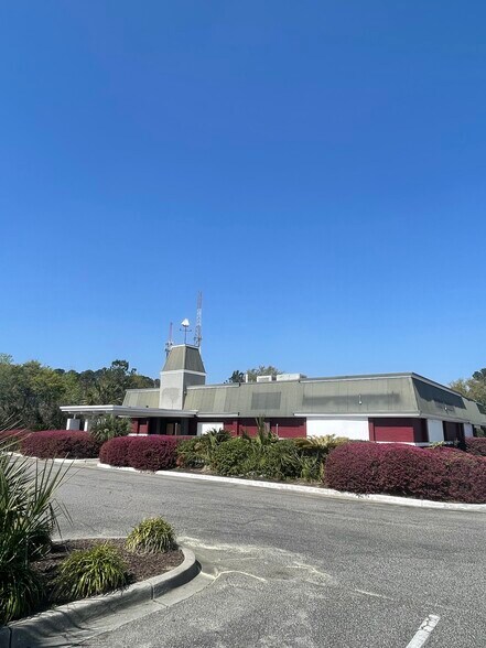 More Photos Of 2080 Sam Rittenberg Blvd, Charleston Restaurant For Lease