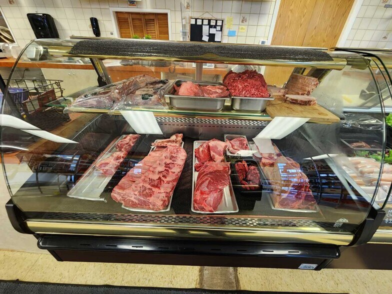 More Photos Of 1840 36th St SE, Calgary Storefront For Sale