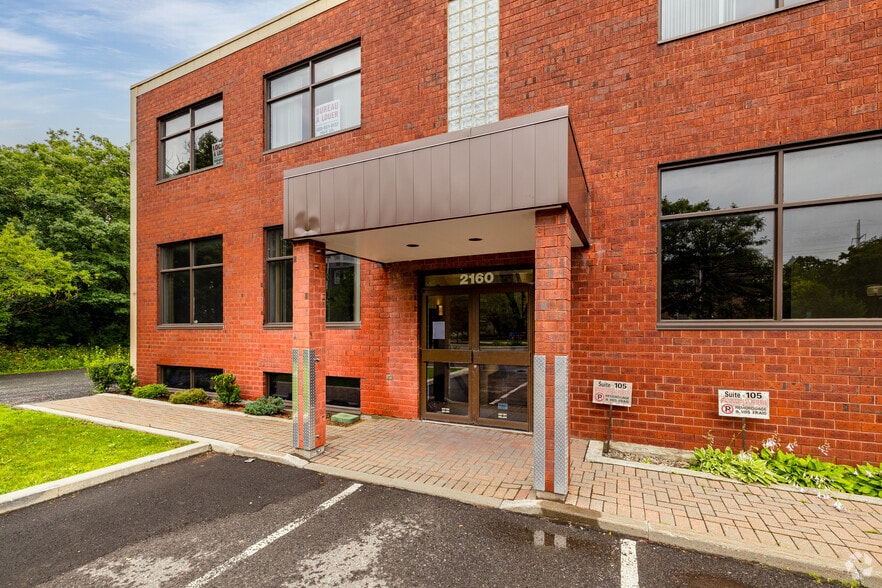 More Photos Of 2160 Ch Du Tremblay, Longueuil Medical For Lease