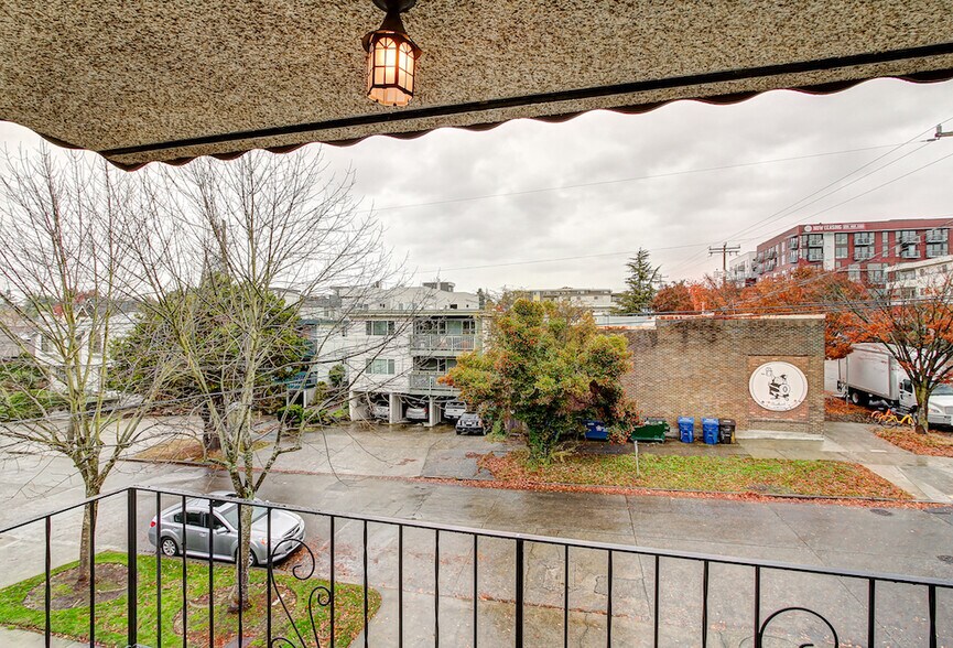 More Photos Of 2401 NW 63rd St, Seattle Apartments For Sale