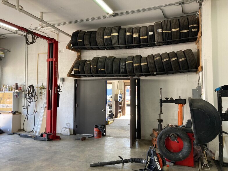 More Photos Of 905 Dundalk Ave, Baltimore Auto Dealership For Sale