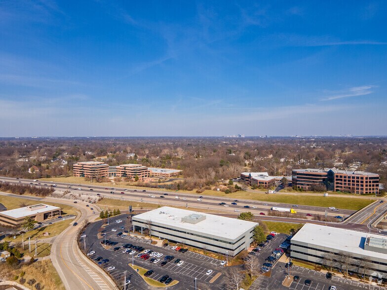 More Photos Of 1610 Des Peres Rd, Des Peres Unknown For Lease