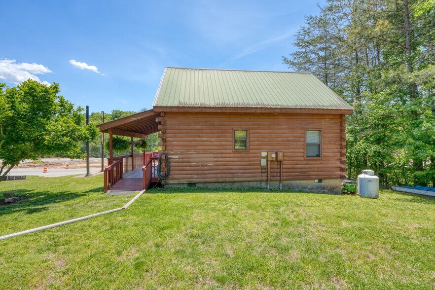 More Photos Of 23 & 60 Greenbriar Hwy, Blairsville Office For Sale