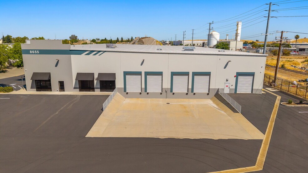 More Photos Of 8655 Younger Creek Dr, Sacramento Distribution For Lease