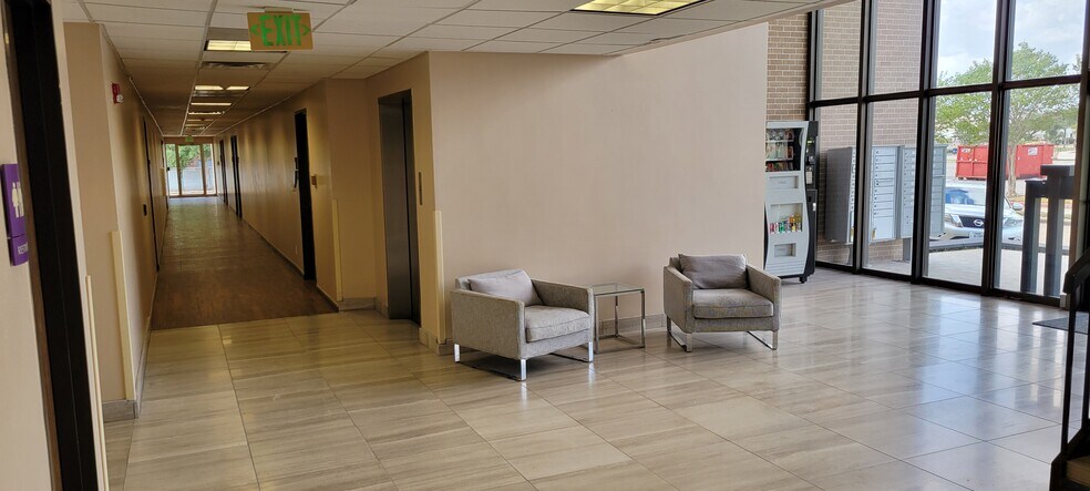 More Photos Of 2045 Space Park Dr, Houston Medical For Lease