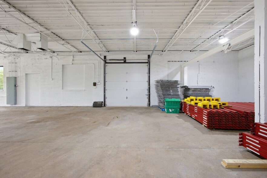 More Photos Of 5629 Raytown Rd, Raytown Industrial For Sale