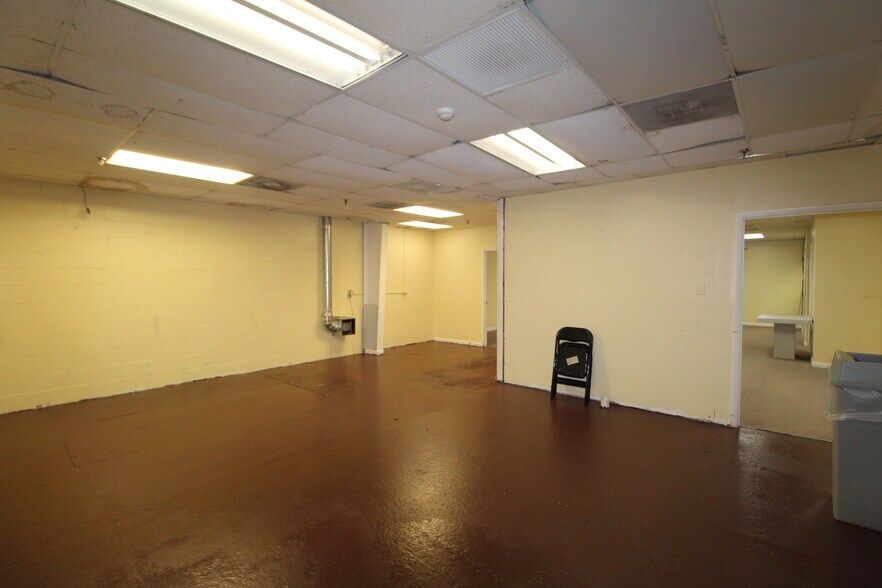 More Photos Of 2310 Whitfield Park Ave, Sarasota Warehouse For Sale