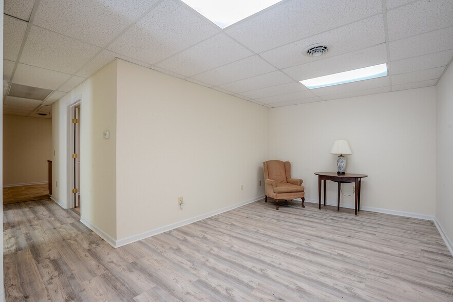 More Photos Of 77 S Union St, Lambertville Restaurant For Sale