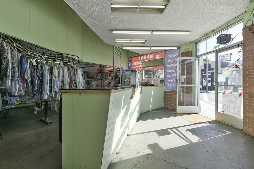 More Photos Of 2974-2996 Macarthur Blvd, Oakland Storefront For Lease
