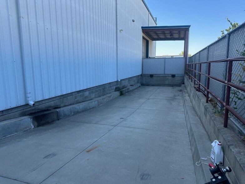More Photos Of 157 Sloan Ct, Tracy Warehouse For Lease