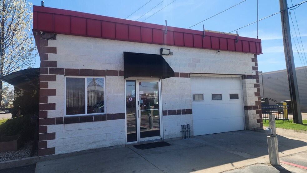 More Photos Of 100 Stimpson St, Watertown Freestanding For Sale