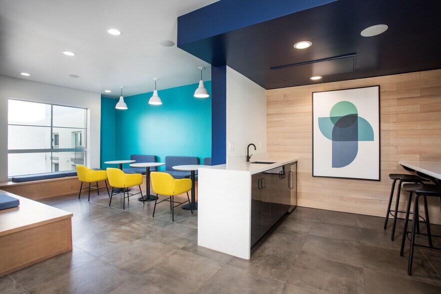 More Photos Of 11049 Magnolia Blvd, North Hollywood Apartments For Lease