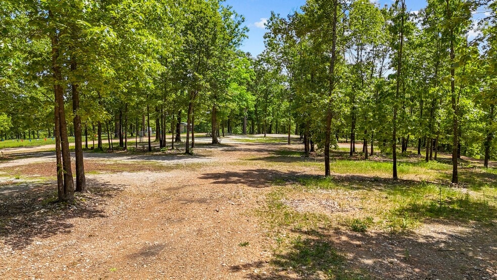 More Photos Of 10 Mint Ridge Rd, Eureka Springs Trailer Camper Park For Sale