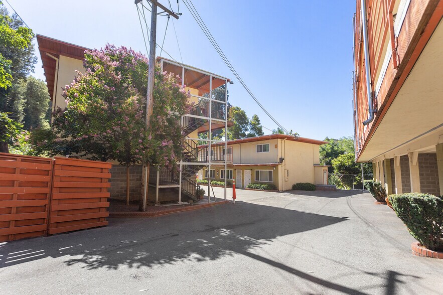 More Photos Of 951-955 Karol Way, San Leandro Apartments For Sale