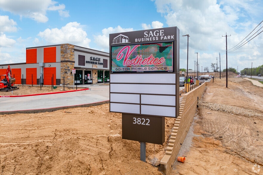 More Photos Of 3822 SE Military Dr, San Antonio Unknown For Lease