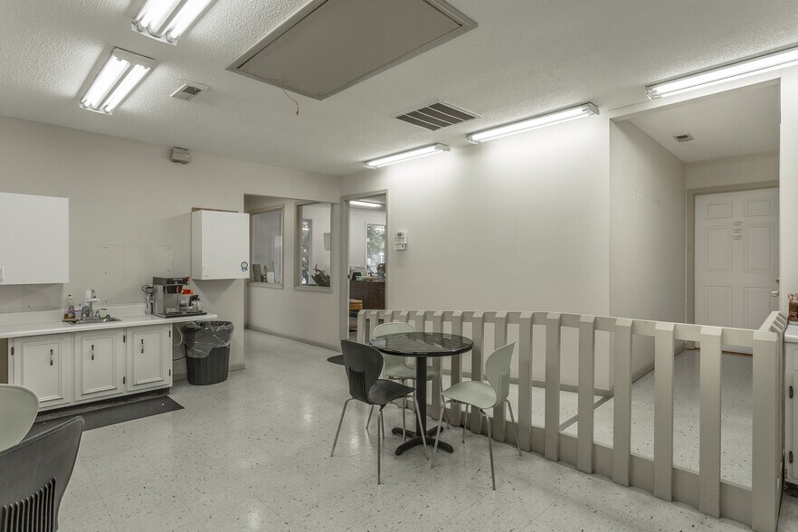 More Photos Of 4808 Hixson Pike, Hixson Office For Sale