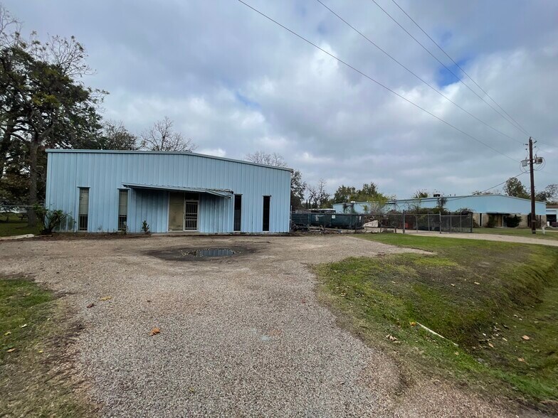 More Photos Of 903 Brenda St, Houston Warehouse For Sale