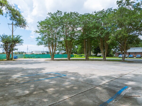 More Photos Of 2411-2413 Executive Plaza Rd, Pensacola Medical For Lease