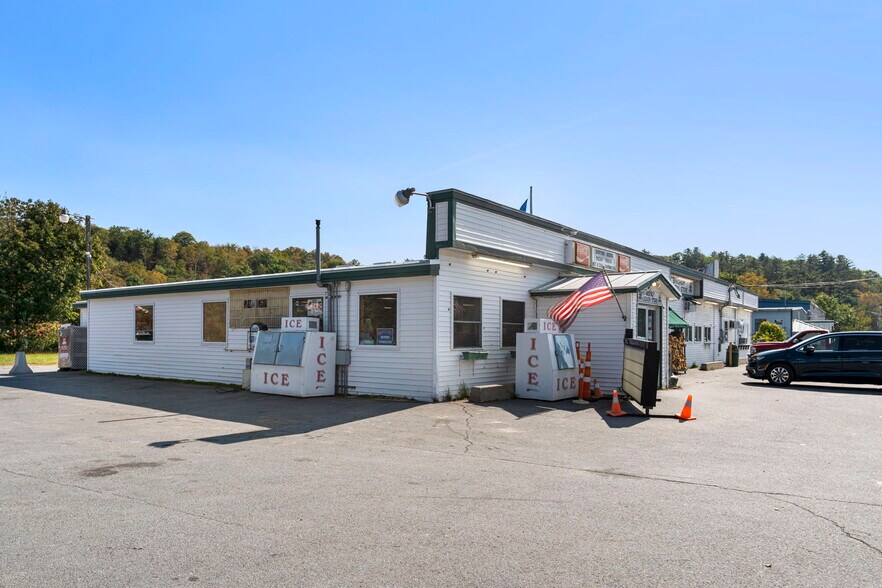 More Photos Of 409 Main St, Bingham Convenience Store For Sale