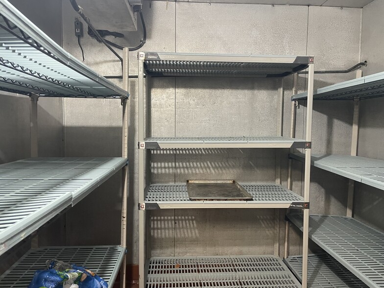 More Photos Of 905 E Gregory St, Pensacola Restaurant For Sale