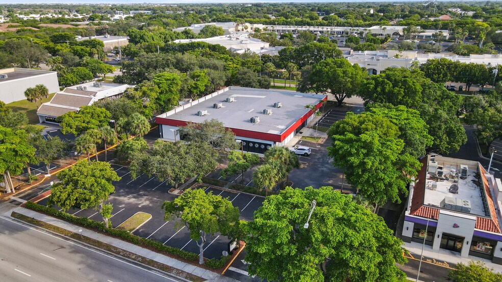 More Photos Of 7707 W Commercial Blvd, Tamarac Freestanding For Lease