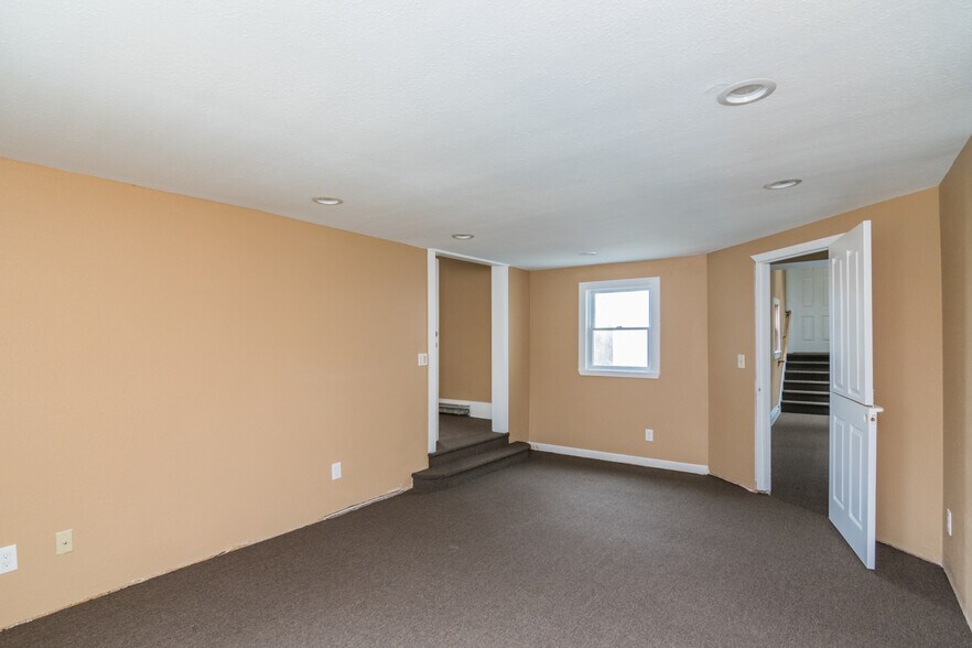 More Photos Of 154 S Mountain Rd, Northfield Schools For Sale