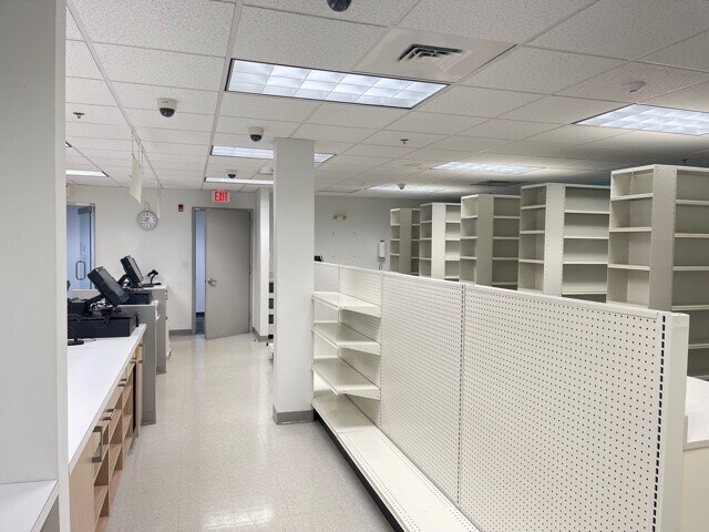 More Photos Of 340 Wood Rd, Braintree Medical For Lease