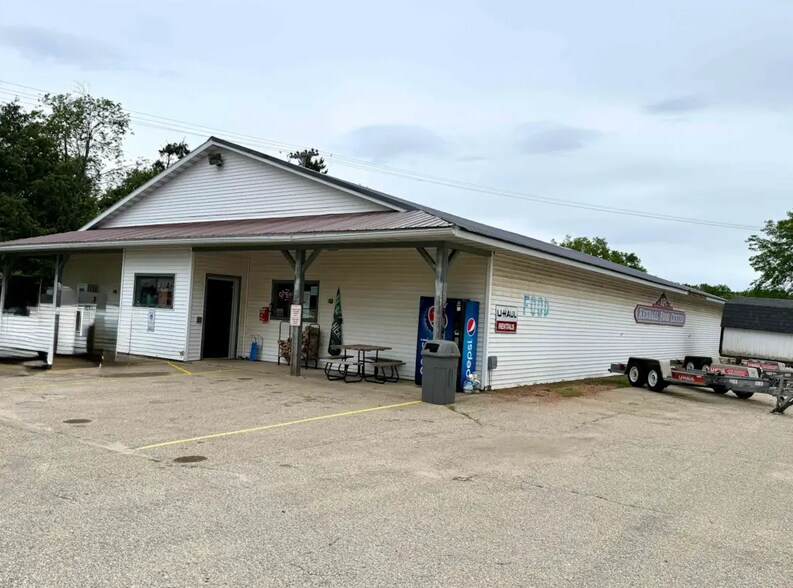 More Photos Of O E Railroad St, Kendall Freestanding For Sale