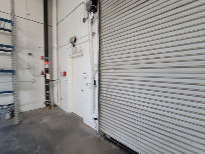 More Photos Of 800 S Rochester Ave, Ontario Warehouse For Lease