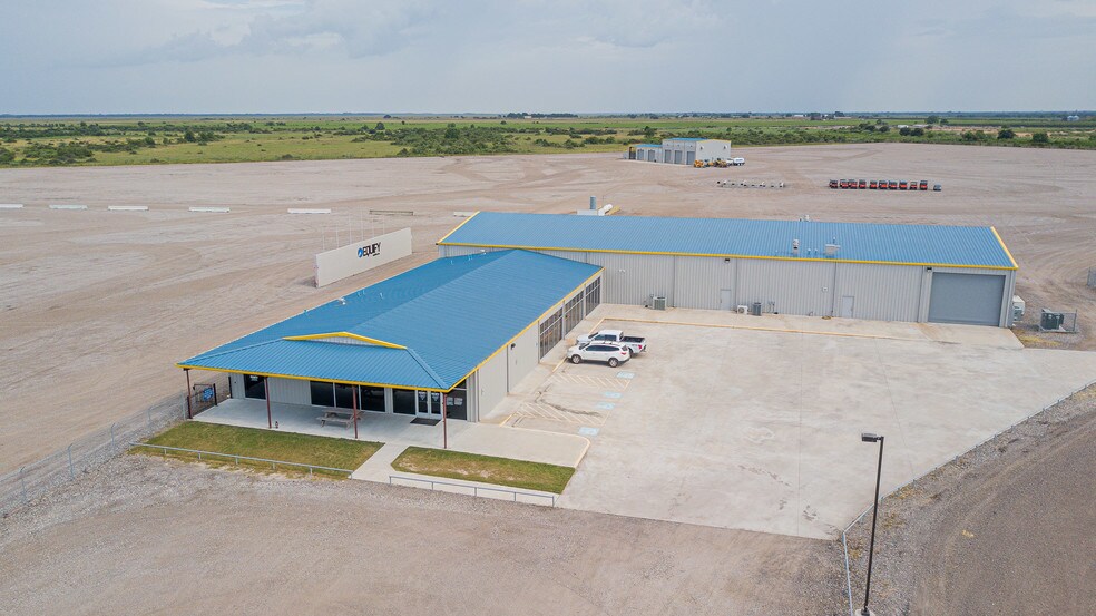 More Photos Of 7044 Interstate 10, Sealy Distribution For Sale