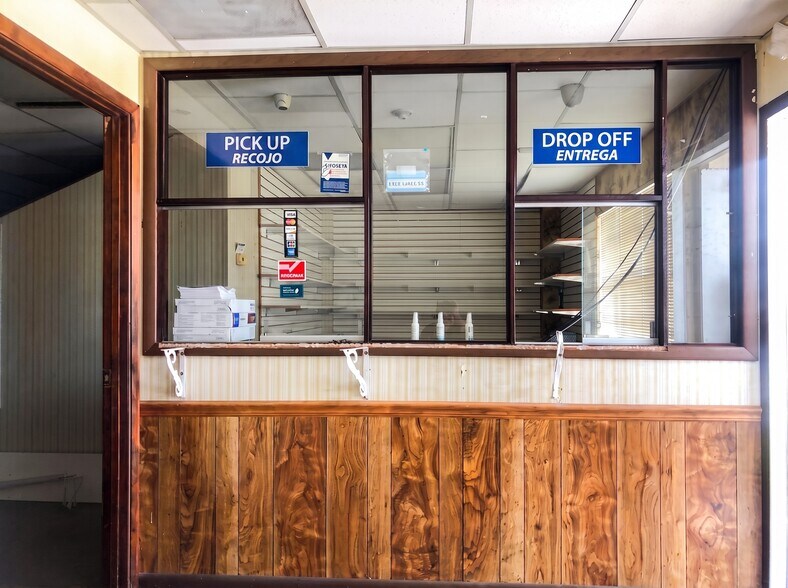 More Photos Of 302 W Main St, Bowling Green Healthcare For Sale
