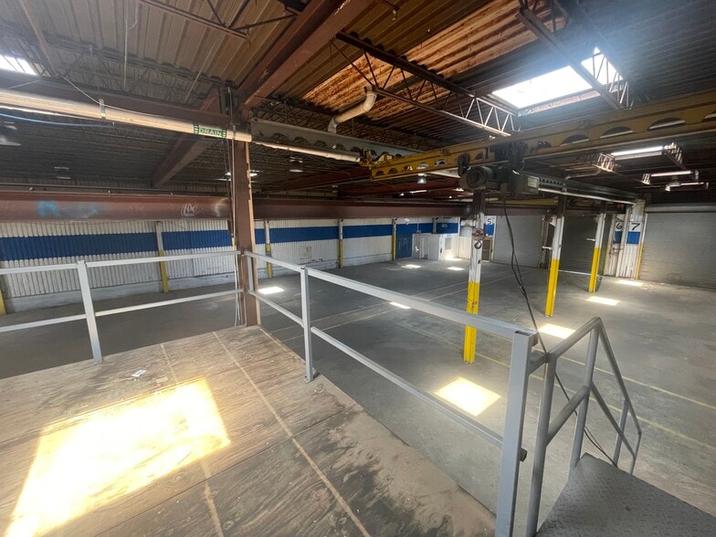 More Photos Of 9129 Euclid Ave, Manassas Warehouse For Lease