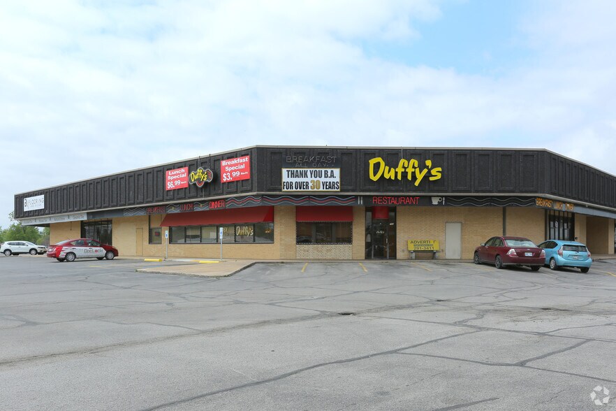 More Photos Of 800-840 S Elm Pl, Broken Arrow Unknown For Lease