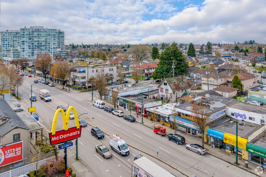 More Photos Of 2072-2076 Kingsway, Vancouver General Retail For Lease