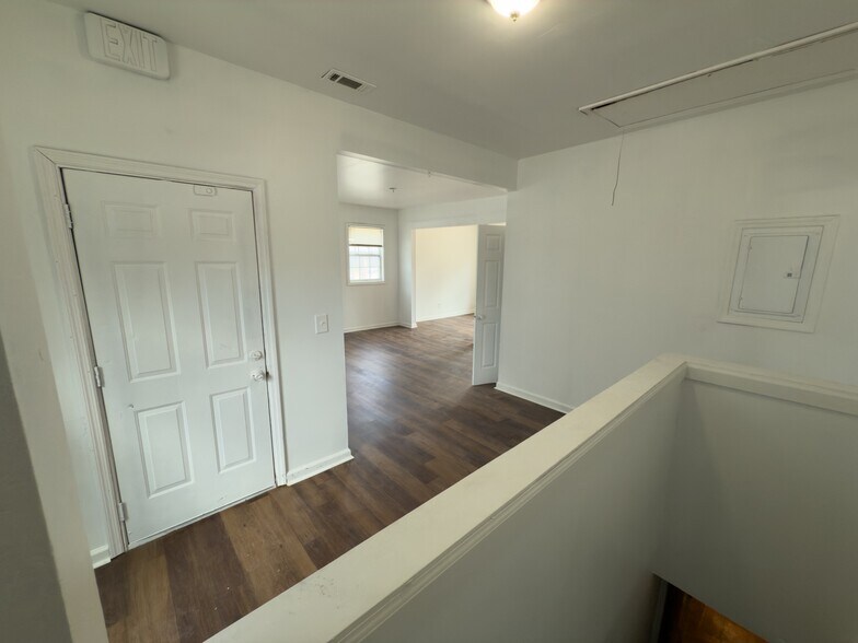 More Photos Of 605 Roberts Dr, Riverdale Office For Lease