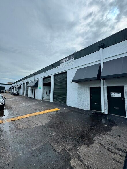 More Photos Of 6405-6447 NW 82nd Ave, Miami Warehouse For Lease