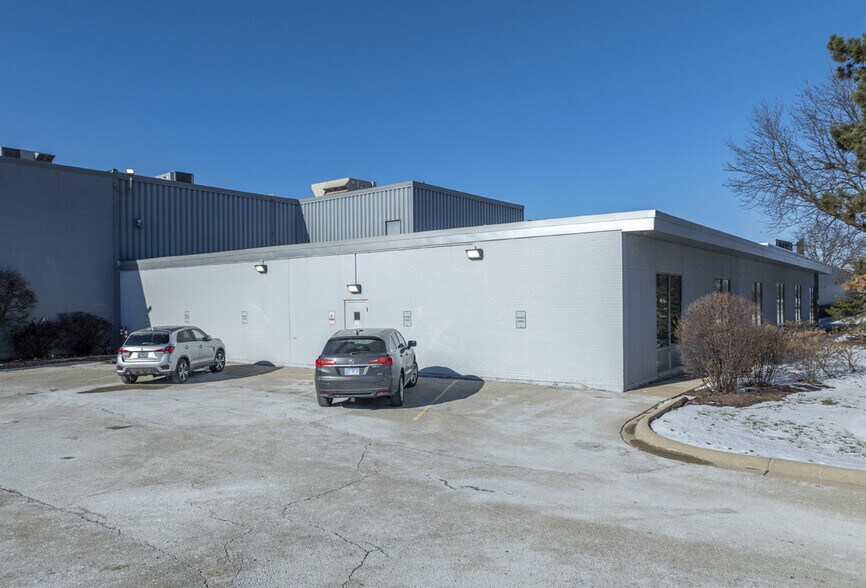 More Photos Of 1900 S 25th Ave, Broadview Manufacturing For Lease