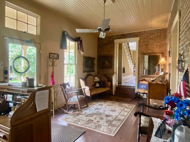 More Photos Of 313 S Green St, Glasgow Hospitality For Sale