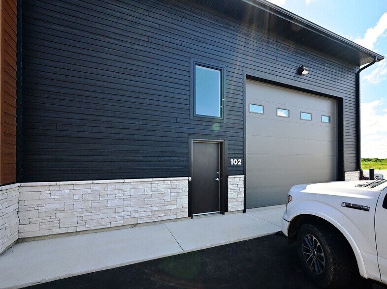 More Photos Of 940 McKinley Pky, Delano Light Manufacturing For Sale