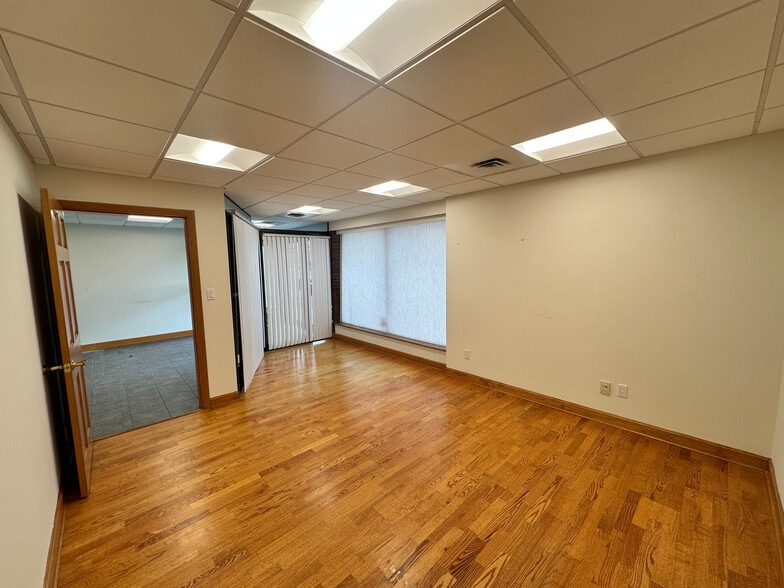 More Photos Of 28 Park Ave, Worcester Office For Lease