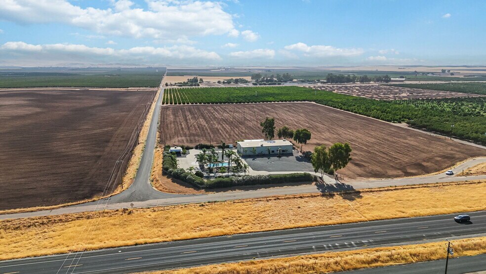 More Photos Of 23259 Avenue 64 Ave, Ducor Warehouse For Sale