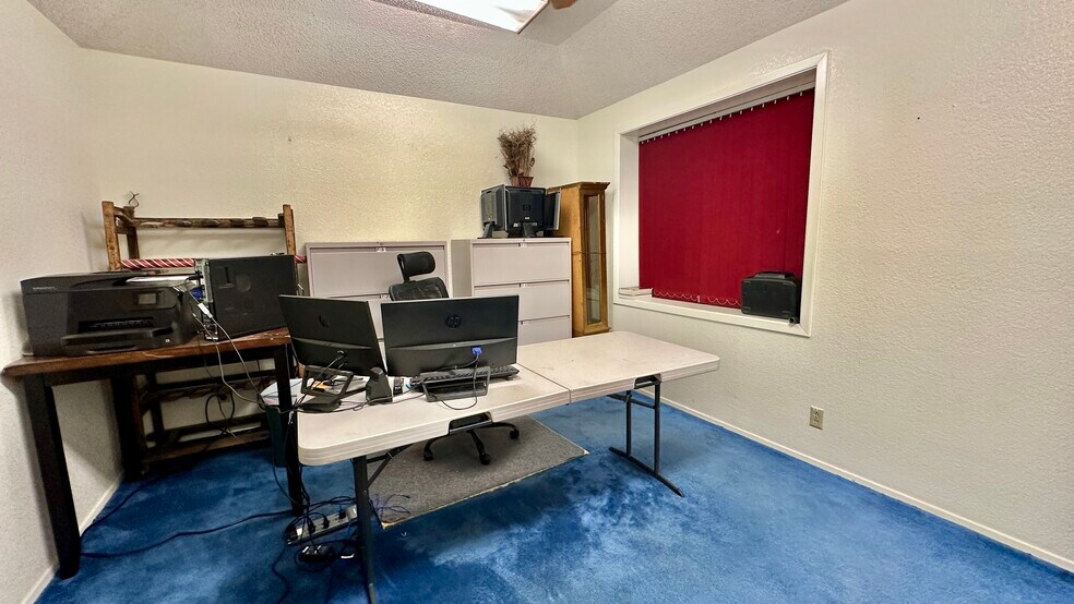 More Photos Of 115 Archer St, Jacksboro Office For Lease