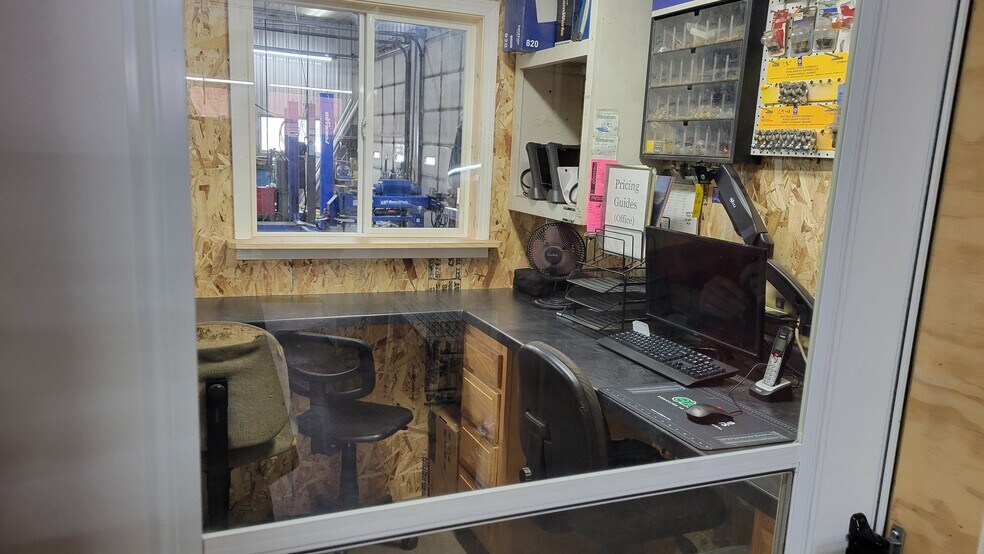 More Photos Of 115 N Marion St, Kirksville Auto Salvage Facility For Sale