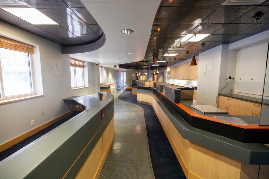 More Photos Of 602 E Green St, Champaign Storefront Retail Office For Lease