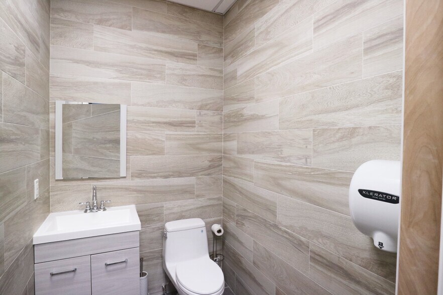 More Photos Of 125 Maiden Ln, New York Medical For Sale