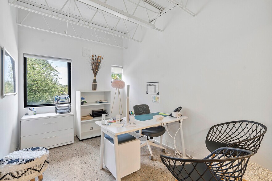 More Photos Of 900 NW 6th St, Fort Lauderdale Loft Creative Space For Lease